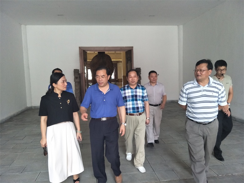 宜春市明月山名勝區領導到仁和集團考察