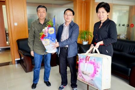 仁和集團工會走訪慰問2015年度勞模 (1).jpg