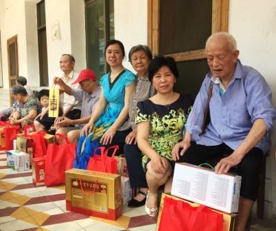 1465377533196014174.jpg 仁和集團2016端午走訪福利院 (1).jpg